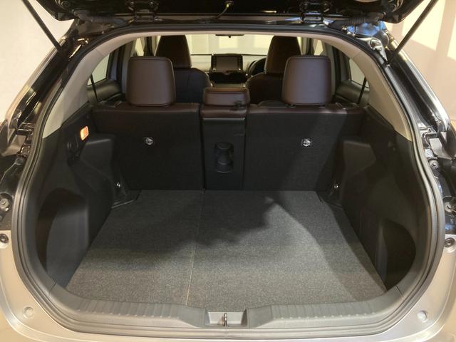 ヤリスクロス ハイブリッドＺ　女性ワンオーナー／禁煙車／新車自社販売・点検／パノラミックビュー／８．０ディスプレイ（Ｂｌｕｅｔｏｏｔｈ／ＴＶ／ＣＤ・ＤＶＤ）／ＬＥＤヘッドライト／電動シート／シートヒーター／ＢＳＭ／ＡＣＣ（追従機能（12枚目）