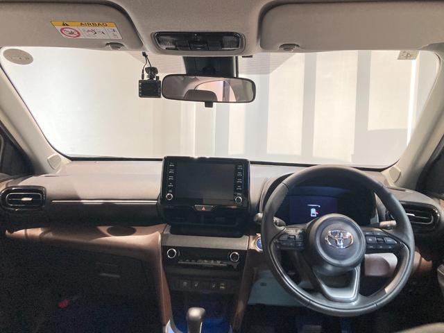 ヤリスクロス ハイブリッドＺ　女性ワンオーナー／禁煙車／新車自社販売・点検／パノラミックビュー／８．０ディスプレイ（Ｂｌｕｅｔｏｏｔｈ／ＴＶ／ＣＤ・ＤＶＤ）／ＬＥＤヘッドライト／電動シート／シートヒーター／ＢＳＭ／ＡＣＣ（追従機能（16枚目）