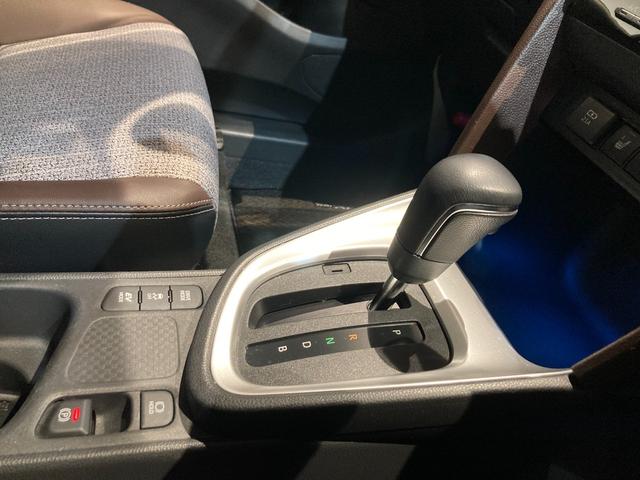 ヤリスクロス ハイブリッドＺ　女性ワンオーナー／禁煙車／新車自社販売・点検／パノラミックビュー／８．０ディスプレイ（Ｂｌｕｅｔｏｏｔｈ／ＴＶ／ＣＤ・ＤＶＤ）／ＬＥＤヘッドライト／電動シート／シートヒーター／ＢＳＭ／ＡＣＣ（追従機能（28枚目）