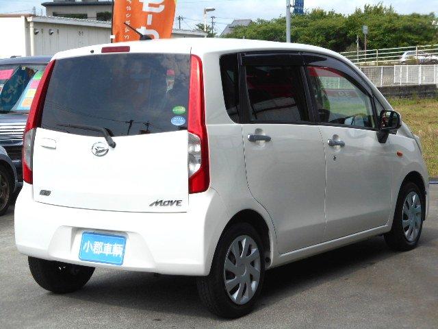 ムーヴ Ｌ　ＳＡ　衝突軽減ブレーキ　／アイドリングストップ　記録簿　キーレス　電格ミラー　盗難防止装置　光軸調整ライト　ＣＤオーディオ　ドアバイザー　取説　パワステ　ベンチシート　タイミングチェーン式　エアコン　Ｐ／Ｗ（4枚目）