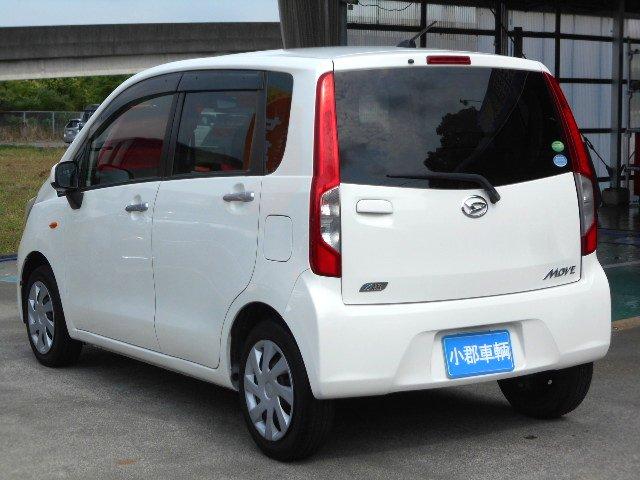 ムーヴ Ｌ　ＳＡ　衝突軽減ブレーキ　／アイドリングストップ　記録簿　キーレス　電格ミラー　盗難防止装置　光軸調整ライト　ＣＤオーディオ　ドアバイザー　取説　パワステ　ベンチシート　タイミングチェーン式　エアコン　Ｐ／Ｗ（6枚目）