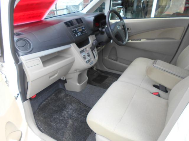 ムーヴ Ｌ　ＳＡ　衝突軽減ブレーキ　／アイドリングストップ　記録簿　キーレス　電格ミラー　盗難防止装置　光軸調整ライト　ＣＤオーディオ　ドアバイザー　取説　パワステ　ベンチシート　タイミングチェーン式　エアコン　Ｐ／Ｗ（12枚目）