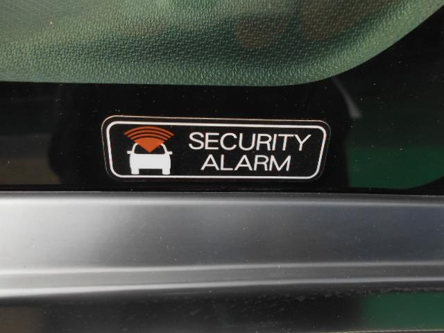 ムーヴ Ｌ　ＳＡ　衝突軽減ブレーキ　／アイドリングストップ　記録簿　キーレス　電格ミラー　盗難防止装置　光軸調整ライト　ＣＤオーディオ　ドアバイザー　取説　パワステ　ベンチシート　タイミングチェーン式　エアコン　Ｐ／Ｗ（19枚目）