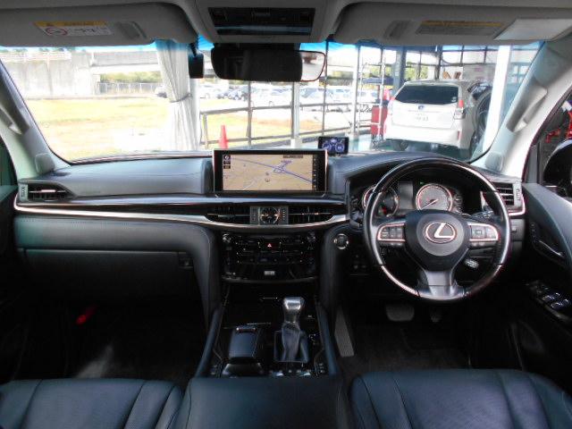 LX570 黒皮 サンルーフ リアエンターテイメント LX570 8名(8枚目)