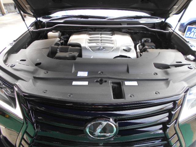 LX570 黒皮 サンルーフ リアエンターテイメント LX570 8名(20枚目)