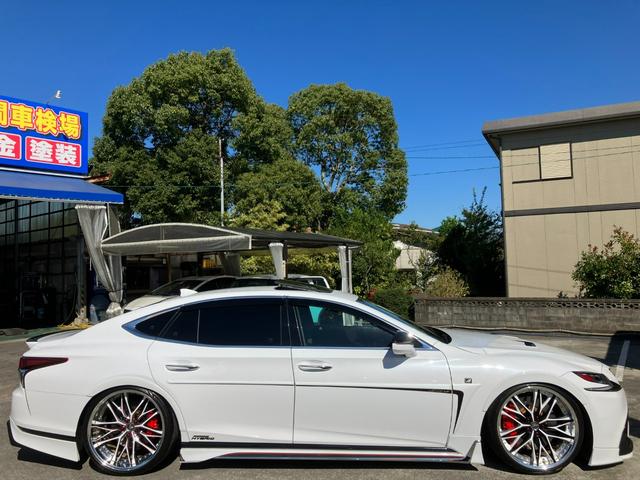 LS(レクサス)LS500h Fスポーツ ワンオーナー マークレビンソン ワンオーナー 赤革シート サンルーフ フルセグ 走行中視聴OK TRDモデリスタエアロ ROWENマフラー Kranze22インチアルミ ARTISANボンネット エアサスキット カードキー ... LS(レクサス)LS500h Fスポーツ ワンオーナー マークレビンソン ワンオーナー 赤革シート サンルーフ フルセグ 走行中視聴OK TRDモデリスタエアロ ROWENマフラー Kranze22インチアルミ ARTISANボンネット エアサスキット カードキー ...
