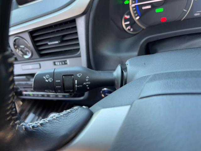 ＲＸ ＲＸ４５０ｈバージョンＬ　社外Ｆスポイラー　純正ナビ　本革黒　衝突軽減ブレーキ　電動バックドア　フルセグＴＶ　走行中視聴可能　Ｂカメラ　プリクラッシュ　ハンドルヒーター　２．０ＥＴＣ　純正アルミ　ドラレコ　シートヒーター＆クーラー　社外アンダーリアスポイラー（57枚目）