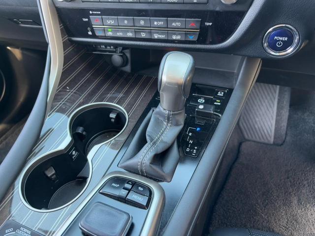 ＲＸ ＲＸ４５０ｈバージョンＬ　社外Ｆスポイラー　純正ナビ　本革黒　衝突軽減ブレーキ　電動バックドア　フルセグＴＶ　走行中視聴可能　Ｂカメラ　プリクラッシュ　ハンドルヒーター　２．０ＥＴＣ　純正アルミ　ドラレコ　シートヒーター＆クーラー　社外アンダーリアスポイラー（62枚目）