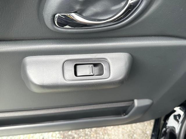 ジムニー ランドベンチャー　１０型ＡＴ　４ＷＤ　メモリーナビ　記録簿　レザーシート　シートヒーター　ドラレコ　フルセグＴＶ　ＥＴＣ　ＤＶＤ再生　ツイーター　けん引フック　ルーフキャリア　サイドガード　マッドガード　ターボ　革巻ハンドル　背面カバー　フォグ　電格ミラー（74枚目）