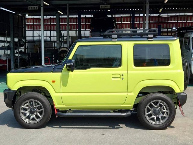 ジムニー ＸＣ　４ＷＤ　ＡＴ　メモリーナビ　／届出済未使用車　衝突軽減　新車保証書　クルコン　フルセグＴＶ　レーン逸脱警報　サイドガード　ルーフキャリア　リアラダー　マッドガード　　シートヒータ　ターボ　ＬＥＤヘッドライト　フォグ　オートライト　オートハイビーム　純正ＡＷ（37枚目）