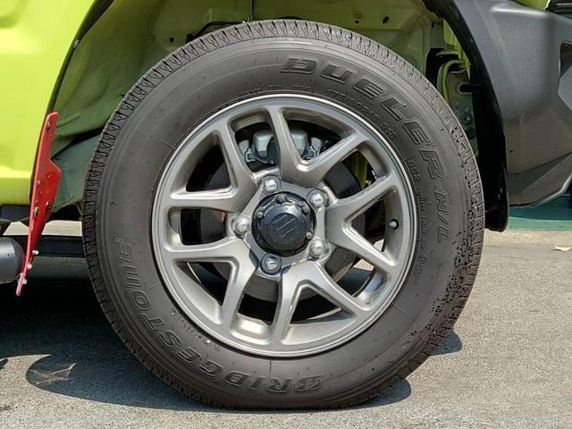 ジムニー ＸＣ　４ＷＤ　ＡＴ　メモリーナビ　／届出済未使用車　衝突軽減　新車保証書　クルコン　フルセグＴＶ　レーン逸脱警報　サイドガード　ルーフキャリア　リアラダー　マッドガード　　シートヒータ　ターボ　ＬＥＤヘッドライト　フォグ　オートライト　オートハイビーム　純正ＡＷ（48枚目）