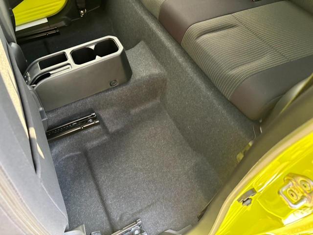 ジムニー ＸＣ　４ＷＤ　ＡＴ　メモリーナビ　／届出済未使用車　衝突軽減　新車保証書　クルコン　フルセグＴＶ　レーン逸脱警報　サイドガード　ルーフキャリア　リアラダー　マッドガード　　シートヒータ　ターボ　ＬＥＤヘッドライト　フォグ　オートライト　オートハイビーム　純正ＡＷ（76枚目）