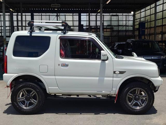 ジムニー ランドベンチャ　１０型ＭＴ／　４ＷＤ　リフトアップ　レカロ　メディアオーディオ　フジツボマフラー　けん引フック　サイドガード　ハイリフトジャッキ　ジャッキアジャスター　Ｂｌｕｅｔｏｏｔｈ　レザーシート　シートヒータ　ルーフキャリア　ＬＥＤヘッドライト（36枚目）