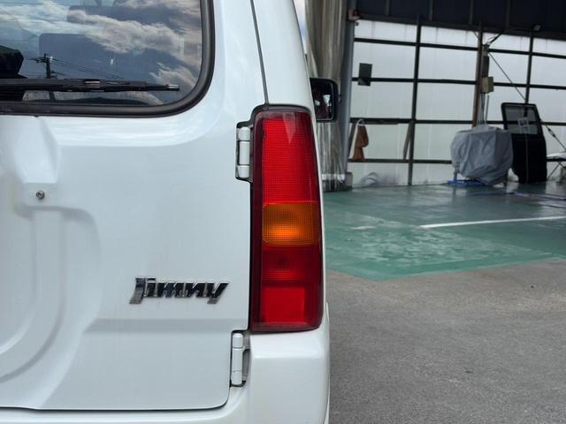 ジムニー ランドベンチャ　１０型ＭＴ／　４ＷＤ　リフトアップ　レカロ　メディアオーディオ　フジツボマフラー　けん引フック　サイドガード　ハイリフトジャッキ　ジャッキアジャスター　Ｂｌｕｅｔｏｏｔｈ　レザーシート　シートヒータ　ルーフキャリア　ＬＥＤヘッドライト（45枚目）
