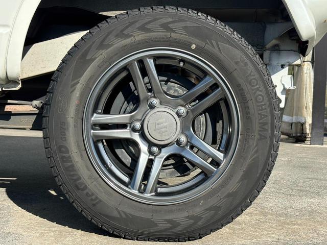 ジムニー ランドベンチャ　１０型ＭＴ／　４ＷＤ　リフトアップ　レカロ　メディアオーディオ　フジツボマフラー　けん引フック　サイドガード　ハイリフトジャッキ　ジャッキアジャスター　Ｂｌｕｅｔｏｏｔｈ　レザーシート　シートヒータ　ルーフキャリア　ＬＥＤヘッドライト（50枚目）