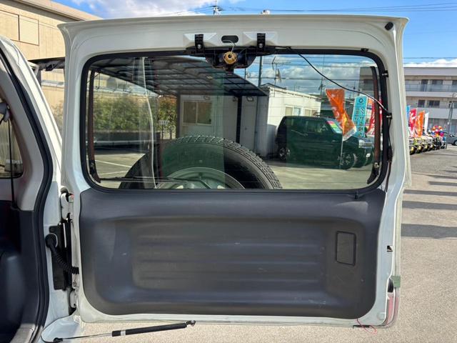ジムニー ランドベンチャ　１０型ＭＴ／　４ＷＤ　リフトアップ　レカロ　メディアオーディオ　フジツボマフラー　けん引フック　サイドガード　ハイリフトジャッキ　ジャッキアジャスター　Ｂｌｕｅｔｏｏｔｈ　レザーシート　シートヒータ　ルーフキャリア　ＬＥＤヘッドライト（54枚目）