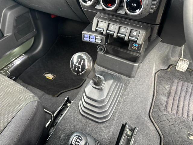 ジムニー ＸＣ　５ＭＴ　４ＷＤ　純正８インチＳＤナビ　衝突軽減装置　ロッソモデロマフラー　ルーフＢＯＸ　新車保証書　レーン逸脱警報　　サイドガード　リアラダー　Ｂｌｕｅｔｏｏｔｈ　バックカメラ　ドラレコ　マッドガード　クルコン　フルセグ　ターボ　ＬＥＤライト　ＥＴＣ（12枚目）