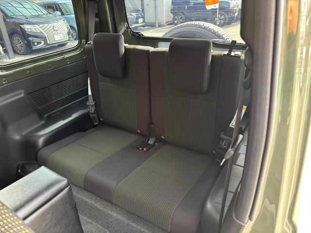 ジムニー ＸＣ　５ＭＴ　４ＷＤ　純正８インチＳＤナビ　衝突軽減装置　ロッソモデロマフラー　ルーフＢＯＸ　新車保証書　レーン逸脱警報　　サイドガード　リアラダー　Ｂｌｕｅｔｏｏｔｈ　バックカメラ　ドラレコ　マッドガード　クルコン　フルセグ　ターボ　ＬＥＤライト　ＥＴＣ（19枚目）