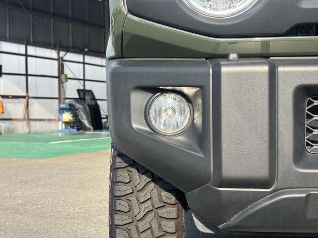 ジムニー ＸＣ　５ＭＴ　４ＷＤ　純正８インチＳＤナビ　衝突軽減装置　ロッソモデロマフラー　ルーフＢＯＸ　新車保証書　レーン逸脱警報　　サイドガード　リアラダー　Ｂｌｕｅｔｏｏｔｈ　バックカメラ　ドラレコ　マッドガード　クルコン　フルセグ　ターボ　ＬＥＤライト　ＥＴＣ（31枚目）