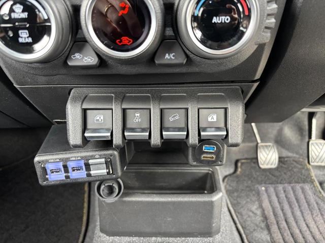 ジムニー ＸＣ　５ＭＴ　４ＷＤ　純正８インチＳＤナビ　衝突軽減装置　ロッソモデロマフラー　ルーフＢＯＸ　新車保証書　レーン逸脱警報　　サイドガード　リアラダー　Ｂｌｕｅｔｏｏｔｈ　バックカメラ　ドラレコ　マッドガード　クルコン　フルセグ　ターボ　ＬＥＤライト　ＥＴＣ（64枚目）