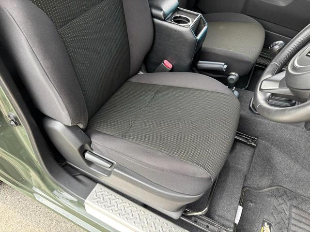 ジムニー ＸＣ　５ＭＴ　４ＷＤ　純正８インチＳＤナビ　衝突軽減装置　ロッソモデロマフラー　ルーフＢＯＸ　新車保証書　レーン逸脱警報　　サイドガード　リアラダー　Ｂｌｕｅｔｏｏｔｈ　バックカメラ　ドラレコ　マッドガード　クルコン　フルセグ　ターボ　ＬＥＤライト　ＥＴＣ（68枚目）