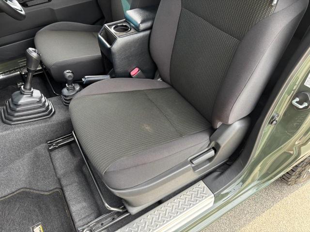 ジムニー ＸＣ　５ＭＴ　４ＷＤ　純正８インチＳＤナビ　衝突軽減装置　ロッソモデロマフラー　ルーフＢＯＸ　新車保証書　レーン逸脱警報　　サイドガード　リアラダー　Ｂｌｕｅｔｏｏｔｈ　バックカメラ　ドラレコ　マッドガード　クルコン　フルセグ　ターボ　ＬＥＤライト　ＥＴＣ（73枚目）