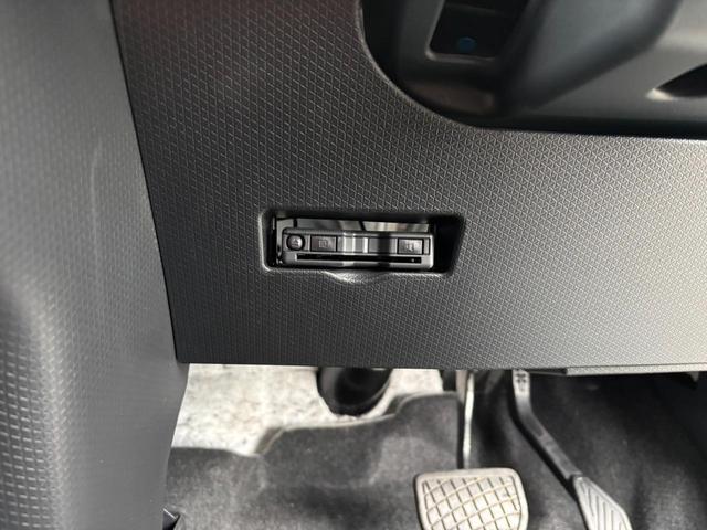 タント カスタムＸ　メモリーナビ　／両側パワードア　衝突軽減ブレーキ　コーナーセンサー　バックカメラ　ＴＶ　レーン逸脱警報　電動パーキングブレーキ　オートブレーキホールド　ハーフレザーシート　シートヒーター　ＬＥＤフォグ　オートハイビーム　ＥＴＣ　ＵＳＢ入力　ＤＶＤ（23枚目）