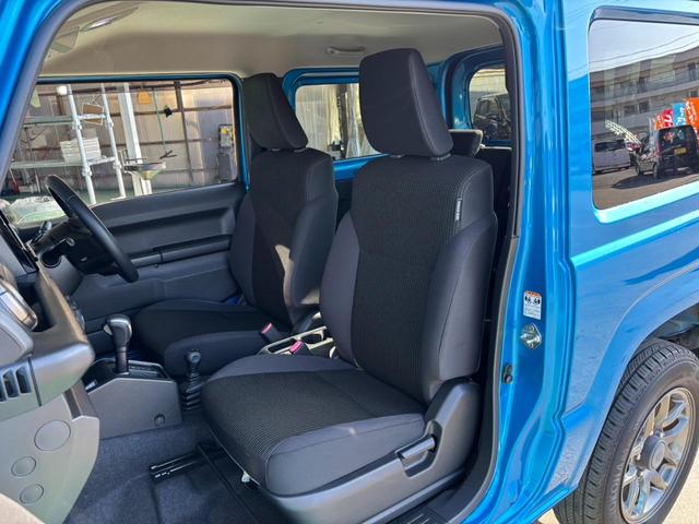 ジムニー ＸＣ　４ＷＤ　ＡＴ　ワンオーナー　／禁煙車　純正ナビ　記録簿　衝突軽減ブレーキ　レーン逸脱警報　前後ドラレコ　Ｂｌｕｅｔｏｏｔｈ　フルセグＴＶ　ＤＶＤ再生　バックカメラ　クルコン　シートヒーター　マッドガード　背面タイヤ　ＬＥＤヘッドライト　純正１６ＡＷ　ＥＴＣ（17枚目）