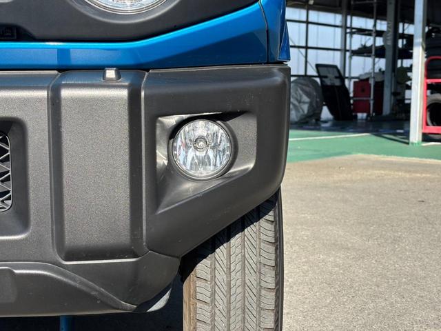 ジムニー ＸＣ　４ＷＤ　ＡＴ　ワンオーナー　／禁煙車　純正ナビ　記録簿　衝突軽減ブレーキ　レーン逸脱警報　前後ドラレコ　Ｂｌｕｅｔｏｏｔｈ　フルセグＴＶ　ＤＶＤ再生　バックカメラ　クルコン　シートヒーター　マッドガード　背面タイヤ　ＬＥＤヘッドライト　純正１６ＡＷ　ＥＴＣ（32枚目）