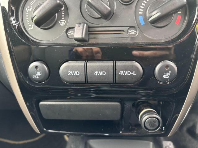 ジムニー ランドベンチャー　４ＷＤ／１０型ＡＴ　ＳＤナビ　フルセグＴＶ　Ｂｌｕｅｔｏｏｔｈ　ＤＶＤ再生　ステリモ　レザーシート　シートヒーター　ＥＴＣ　ターボ　ＬＥＤヘッドライト　フォグ　フロアマット　背面タイヤカバー　純正１６ＡＷ　ドアバイザー　革巻ハンドル　電格ミラー（63枚目）