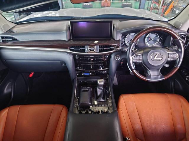 ＬＸ ＬＸ５７０　４ＷＤ　モデリスタ　エアサスキット　茶革レザー　ヒッチメンバー　走行中ＴＶ可能　レクサスセーフティー　全方位カメラ　ＥＴＣ２．０　クールＢＯＸ　ハンドルヒーター　パワーゲート　サスリモートコントローラ　サンルーフ　８人乗り　シートヒーター＆クーラー（11枚目）