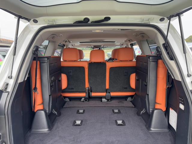 ＬＸ ＬＸ５７０　４ＷＤ　モデリスタ　エアサスキット　茶革レザー　ヒッチメンバー　走行中ＴＶ可能　レクサスセーフティー　全方位カメラ　ＥＴＣ２．０　クールＢＯＸ　ハンドルヒーター　パワーゲート　サスリモートコントローラ　サンルーフ　８人乗り　シートヒーター＆クーラー（54枚目）
