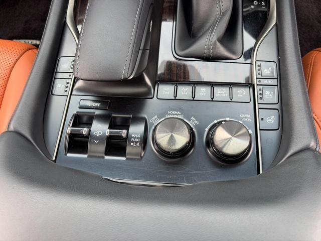ＬＸ ＬＸ５７０　４ＷＤ　モデリスタ　エアサスキット　茶革レザー　ヒッチメンバー　走行中ＴＶ可能　レクサスセーフティー　全方位カメラ　ＥＴＣ２．０　クールＢＯＸ　ハンドルヒーター　パワーゲート　サスリモートコントローラ　サンルーフ　８人乗り　シートヒーター＆クーラー（63枚目）