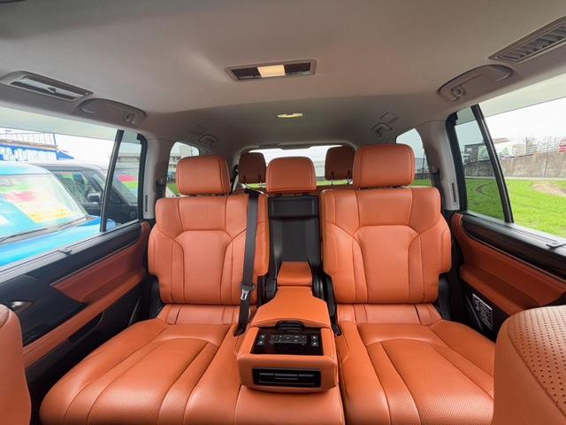 ＬＸ ＬＸ５７０　４ＷＤ　モデリスタ　エアサスキット　茶革レザー　ヒッチメンバー　走行中ＴＶ可能　レクサスセーフティー　全方位カメラ　ＥＴＣ２．０　クールＢＯＸ　ハンドルヒーター　パワーゲート　サスリモートコントローラ　サンルーフ　８人乗り　シートヒーター＆クーラー（80枚目）