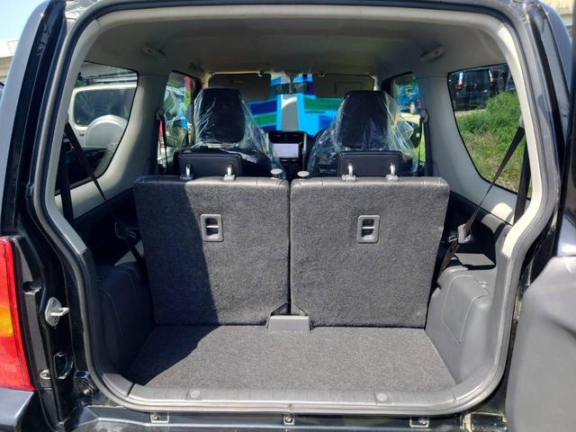 ジムニー ランドベンチャー４ＷＤ　１０型５ＭＴ　ＨＤＤナビ　新車保証書　フルセグＴＶ　ドラレコ　ＥＴＣ　ＤＶＤ再生　ＣＤ　レザーシート　フォグライト　ターボ　ドアバイザー　電格ミラー　キーレス　革巻ハンドル　フロアマット　光軸調整ライト　ＡＢＳ（10枚目）