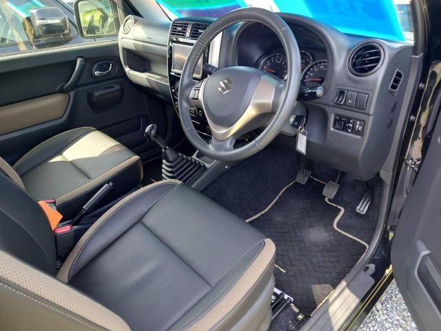 ジムニー ランドベンチャー４ＷＤ　１０型５ＭＴ　ＨＤＤナビ　新車保証書　フルセグＴＶ　ドラレコ　ＥＴＣ　ＤＶＤ再生　ＣＤ　レザーシート　フォグライト　ターボ　ドアバイザー　電格ミラー　キーレス　革巻ハンドル　フロアマット　光軸調整ライト　ＡＢＳ（14枚目）