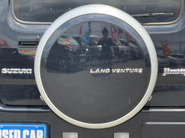 ジムニー ランドベンチャー４ＷＤ　１０型５ＭＴ　ＨＤＤナビ　新車保証書　フルセグＴＶ　ドラレコ　ＥＴＣ　ＤＶＤ再生　ＣＤ　レザーシート　フォグライト　ターボ　ドアバイザー　電格ミラー　キーレス　革巻ハンドル　フロアマット　光軸調整ライト　ＡＢＳ（44枚目）