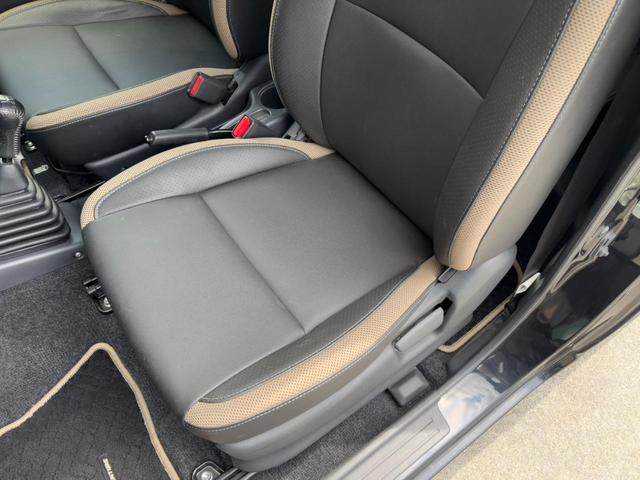 ジムニー ランドベンチャー４ＷＤ　１０型５ＭＴ　ＨＤＤナビ　新車保証書　フルセグＴＶ　ドラレコ　ＥＴＣ　ＤＶＤ再生　ＣＤ　レザーシート　フォグライト　ターボ　ドアバイザー　電格ミラー　キーレス　革巻ハンドル　フロアマット　光軸調整ライト　ＡＢＳ（72枚目）