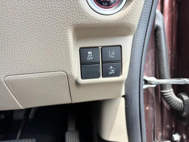 Ｎ－ＢＯＸ Ｇホンダセンシング　ＳＤナビ　衝突軽減ブレーキ　ＥＴＣ　レーン逸脱警報　バックカメラ　ＴＶ　Ｂｌｕｅｔｏｏｔｈ　ステリモ　クルーズコントロール　ＬＥＤヘッドライト　オートライト　オートハイビーム　社外１４ＡＷ　スマートキー　電格ミラー　ＣＤ（53枚目）