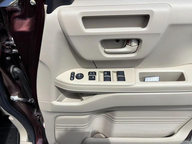 Ｎ－ＢＯＸ Ｇホンダセンシング　ＳＤナビ　衝突軽減ブレーキ　ＥＴＣ　レーン逸脱警報　バックカメラ　ＴＶ　Ｂｌｕｅｔｏｏｔｈ　ステリモ　クルーズコントロール　ＬＥＤヘッドライト　オートライト　オートハイビーム　社外１４ＡＷ　スマートキー　電格ミラー　ＣＤ（61枚目）