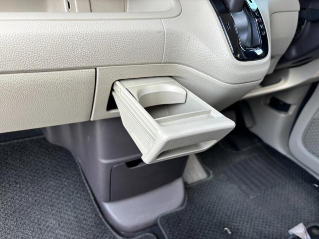 Ｎ－ＢＯＸ Ｇホンダセンシング　ＳＤナビ　衝突軽減ブレーキ　ＥＴＣ　レーン逸脱警報　バックカメラ　ＴＶ　Ｂｌｕｅｔｏｏｔｈ　ステリモ　クルーズコントロール　ＬＥＤヘッドライト　オートライト　オートハイビーム　社外１４ＡＷ　スマートキー　電格ミラー　ＣＤ（69枚目）