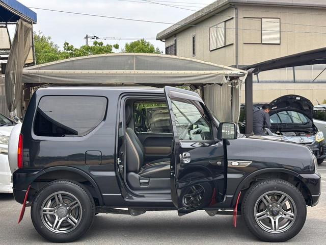 ジムニー ランドベンチャー　４ＷＤ　１０型ＡＴ　ＳＤナビ　フルセグＴＶ　記録簿　レザーシート　Ｂｌｕｅｔｏｏｔｈ　バックカメラ　ステリモ　シートヒーター　マッドガード　背面タイヤカバー　純正１６ＡＷ　ＨＩＤライト　フォグ　電格ミラー　革巻ハンドル　フロアマット　キーレス（38枚目）