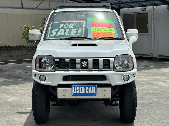 ジムニー ランドベンチャー　４ＷＤ　／１０型ＭＴ　車高調　リフトアップ　ＳＤナビ　ショートバンパー　社外マフラー　社外テール　ルーフキャリア　けん引フック　サイドガード　フルセグ　Ｂｌｕｅｔｏｏｔｈ　バックカメラ　ドラレコ　ＬＥＤライト　スコップ　マッドガード　フォグ（2枚目）