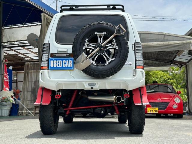 ジムニー ランドベンチャー　４ＷＤ　／１０型ＭＴ　車高調　リフトアップ　ＳＤナビ　ショートバンパー　社外マフラー　社外テール　ルーフキャリア　けん引フック　サイドガード　フルセグ　Ｂｌｕｅｔｏｏｔｈ　バックカメラ　ドラレコ　ＬＥＤライト　スコップ　マッドガード　フォグ（41枚目）
