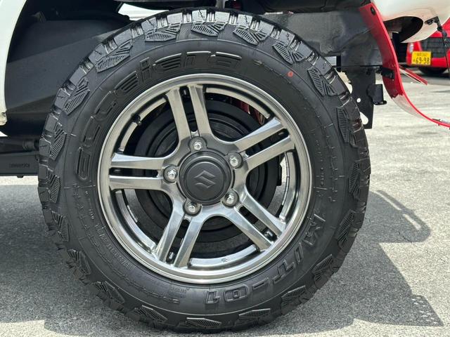 ジムニー ランドベンチャー　４ＷＤ　／１０型ＭＴ　車高調　リフトアップ　ＳＤナビ　ショートバンパー　社外マフラー　社外テール　ルーフキャリア　けん引フック　サイドガード　フルセグ　Ｂｌｕｅｔｏｏｔｈ　バックカメラ　ドラレコ　ＬＥＤライト　スコップ　マッドガード　フォグ（50枚目）