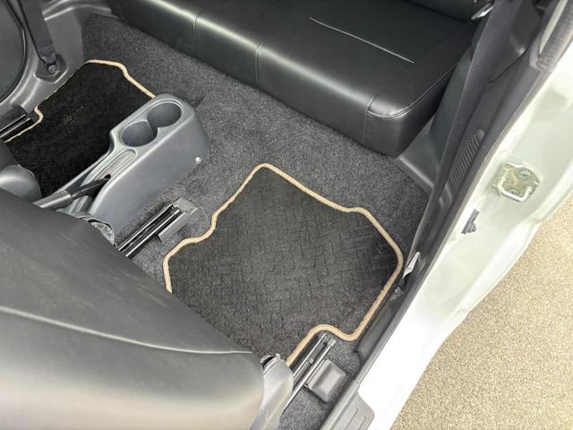 ジムニー ランドベンチャー　４ＷＤ　／１０型ＭＴ　車高調　リフトアップ　ＳＤナビ　ショートバンパー　社外マフラー　社外テール　ルーフキャリア　けん引フック　サイドガード　フルセグ　Ｂｌｕｅｔｏｏｔｈ　バックカメラ　ドラレコ　ＬＥＤライト　スコップ　マッドガード　フォグ（80枚目）