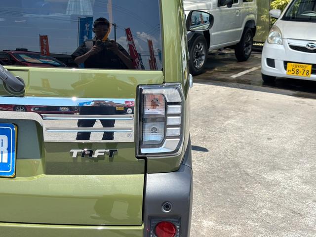 タフト Ｇ　メモリーナビ　衝突軽減ブレーキ　シートヒーター　フルセグ　新車保証書　バックカメラ　ＤＶＤ　コーナーセンサー　レーン逸脱警報　スカイルーフ　電動Ｐブレーキ　オートブレーキホールド　ＬＥＤヘッドライト　オートハイビーム　純正１５ＡＷ　ＵＳＢ入力　革巻ハンドル（42枚目）