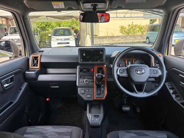 タフト Ｇターボ　衝突軽減ブレーキ　クルーズコントロール　コーナーセンサー　レーン逸脱警報　スカイルーフ　シートヒーター　電動Ｐブレーキ　オートブレーキホールド　ターボ　ＬＥＤライト　ＬＥＤフォグ　オートハイビーム　ルーフレール　ＵＳＢ入力　純正１５ＡＷ（11枚目）