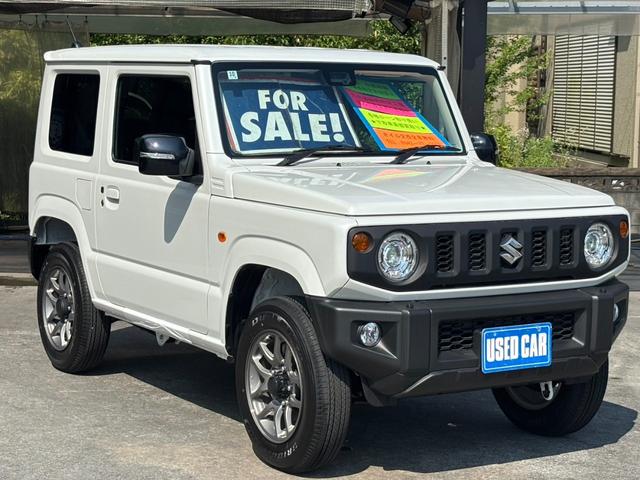 ジムニー ＸＣ　４ＷＤ　ＡＴ　届出済未使用車　衝突軽減ブレーキ　コーナーセンサー　レーン逸脱警報　クルーズコントロール　シートヒーター　ターボ　ＬＥＤヘッドライト　フォグ　純正１６ＡＷ　革巻ハンドル　スマートキー　電格ミラー　集中ドアロック　アイドリングストップ（6枚目）