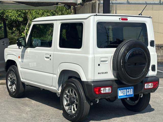 ジムニー ＸＣ　４ＷＤ　ＡＴ　届出済未使用車　衝突軽減ブレーキ　コーナーセンサー　レーン逸脱警報　クルーズコントロール　シートヒーター　ターボ　ＬＥＤヘッドライト　フォグ　純正１６ＡＷ　革巻ハンドル　スマートキー　電格ミラー　集中ドアロック　アイドリングストップ（9枚目）